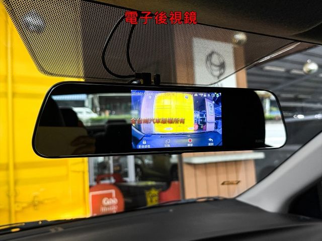 僅跑【七萬】里程擔保【四顆輪胎剛換新】定速巡航／電子後視鏡／藍牙／倒車雷達／光感應頭燈／循跡防滑／原廠鋁圈／ISOFIX  第13張相片