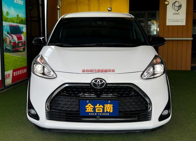 僅跑【八萬】里程擔保【全車原鈑件】【原廠保養】循跡防滑／免鑰匙系統／藍牙系統／倒車雷達／光感應頭燈／自動遠光燈／原廠鋁圈  第2張相片