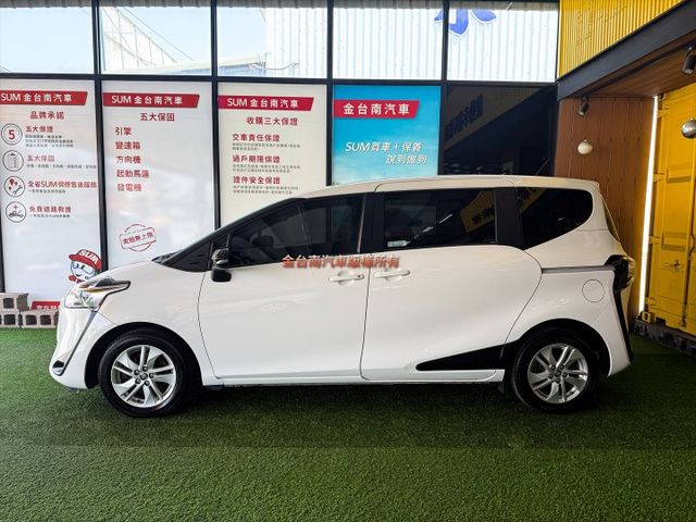 僅跑【八萬】里程擔保【全車原鈑件】【原廠保養】循跡防滑／免鑰匙系統／藍牙系統／倒車雷達／光感應頭燈／自動遠光燈／原廠鋁圈  第3張相片