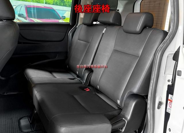 僅跑【八萬】里程擔保【全車原鈑件】【原廠保養】循跡防滑／免鑰匙系統／藍牙系統／倒車雷達／光感應頭燈／自動遠光燈／原廠鋁圈  第10張相片