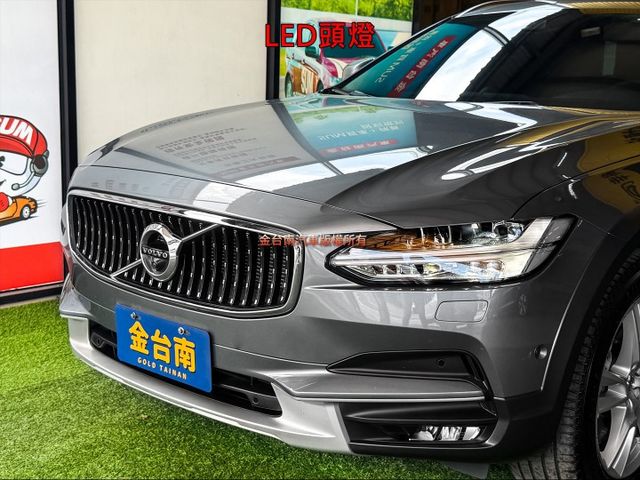【T6 AWD 旗艦款】【新車299萬】僅跑【八萬】【原鈑件】【全景天窗】【抬頭顯示】【B&W音響】【環景】雙加熱通風椅  第5張相片