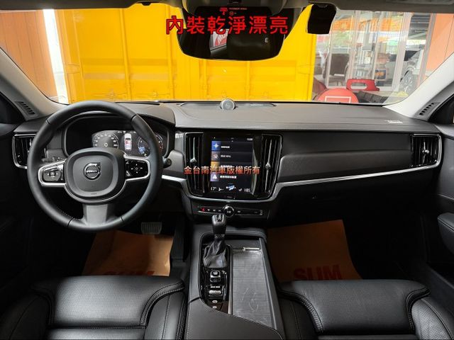 【T6 AWD 旗艦款】【新車299萬】僅跑【八萬】【原鈑件】【全景天窗】【抬頭顯示】【B&W音響】【環景】雙加熱通風椅  第9張相片