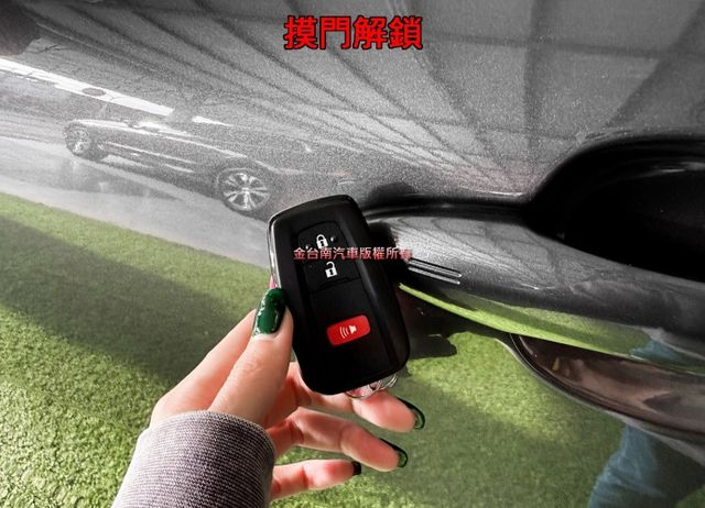 【影音特仕版】僅跑【七萬】里程擔保【原鈑件】ACC跟車／車道偏移／免鑰匙系統／恆溫空調／藍牙／多視角顯影／後座出風口  第6張相片