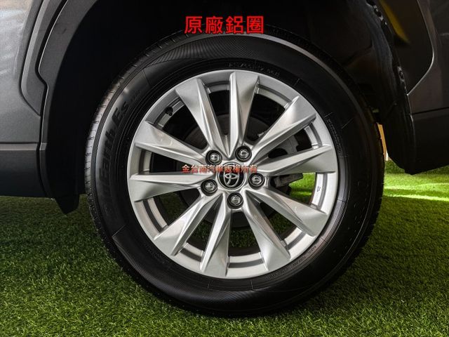 【影音特仕版】僅跑【七萬】里程擔保【原鈑件】ACC跟車／車道偏移／免鑰匙系統／恆溫空調／藍牙／多視角顯影／後座出風口  第7張相片