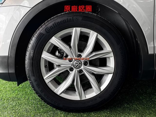 【C-L】僅跑【三萬】里程擔保 【原鈑件】電動尾門／記憶椅／雙電熱椅／快撥／倒車顯影／CARPLAY／三區恆溫／IKEY  第8張相片
