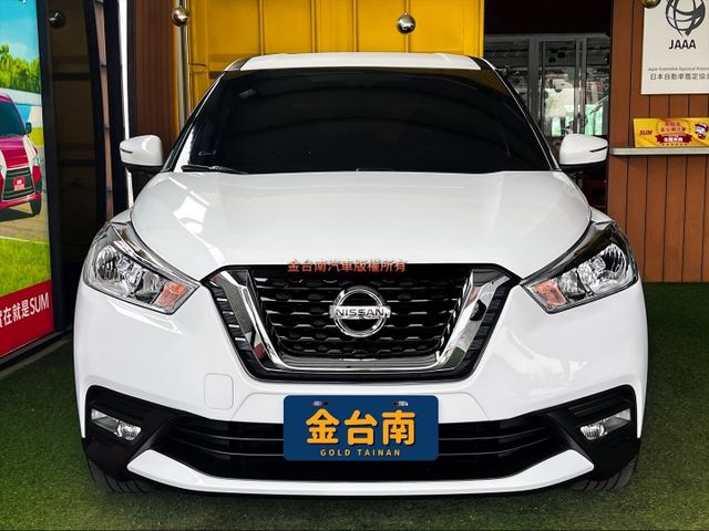 僅跑【六萬】里程擔保／CARPLAY／藍牙／音響快控／光感應頭燈／倒車雷達／循跡防滑／鋁圈／ISOFIX【保養確實】  第2張相片