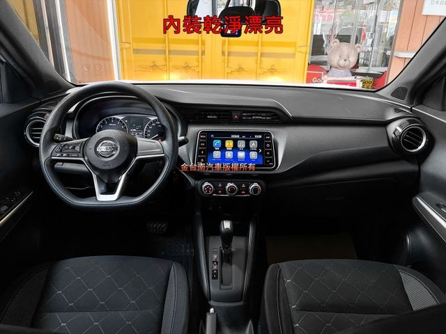 僅跑【六萬】里程擔保／CARPLAY／藍牙／音響快控／光感應頭燈／倒車雷達／循跡防滑／鋁圈／ISOFIX【保養確實】  第8張相片