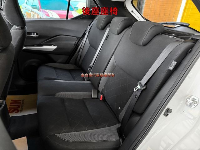 僅跑【六萬】里程擔保／CARPLAY／藍牙／音響快控／光感應頭燈／倒車雷達／循跡防滑／鋁圈／ISOFIX【保養確實】  第10張相片