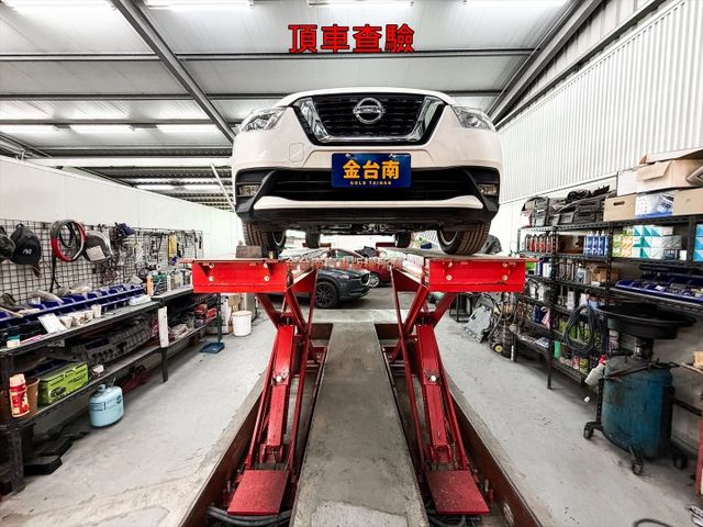 僅跑【六萬】里程擔保／CARPLAY／藍牙／音響快控／光感應頭燈／倒車雷達／循跡防滑／鋁圈／ISOFIX【保養確實】  第17張相片