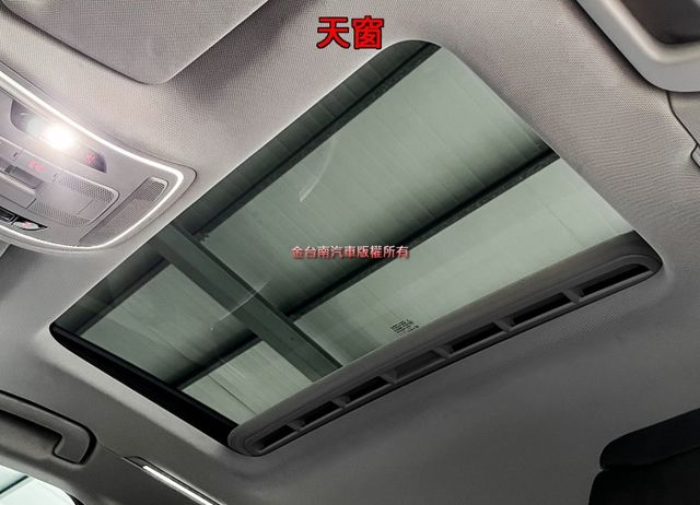50TDI QUATTRO【全車原鈑件】【菱格紋內裝】BOSE音響／天窗／電動尾門／車道偏離／快撥／四區恆溫／18吋鋁圈  第7張相片