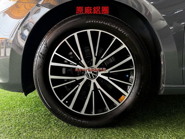 七人座【LIFE版】里程擔保【全車原鈑件】【原廠保養】全數位儀表／ACC／盲點／車道維持／碰撞預警／導航／CARPLAY  第7張相片