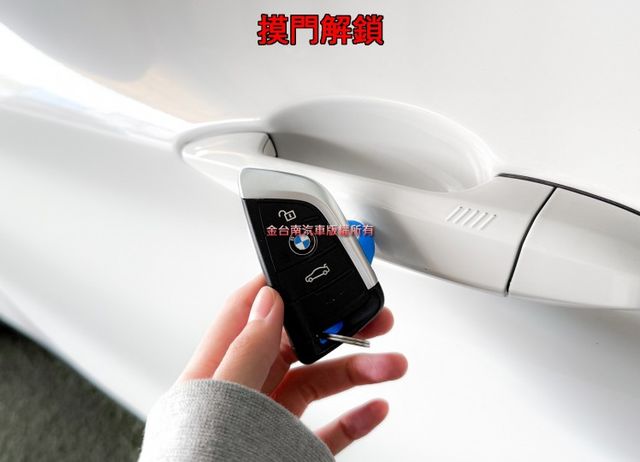 總代理／18年式／17年10月出廠／里程擔保【原鈑件】車道偏移／行人偵測／定速／電動尾門／倒車顯影／雙區恆溫／免鑰匙系統  第6張相片