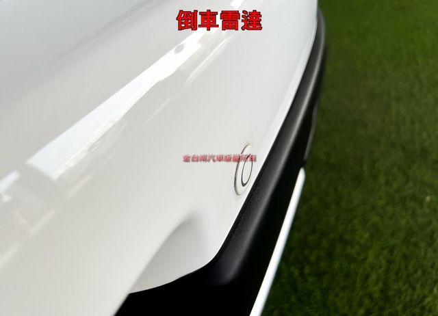 【行家皮椅版】跑少里程擔保【原廠保養】胎壓偵測／倒車雷達／行李架／循跡防滑／ISOFIX／晴雨窗／原廠鋁圈【保養確實】  第7張相片