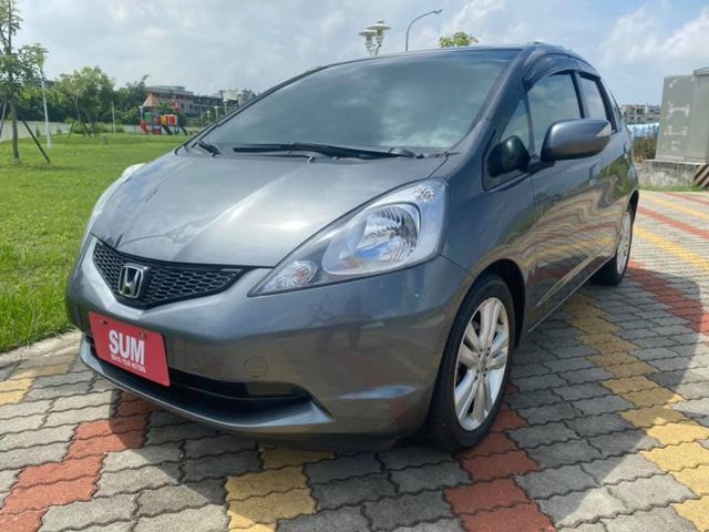 Honda Fit 原廠的價格 Findcar 找車網