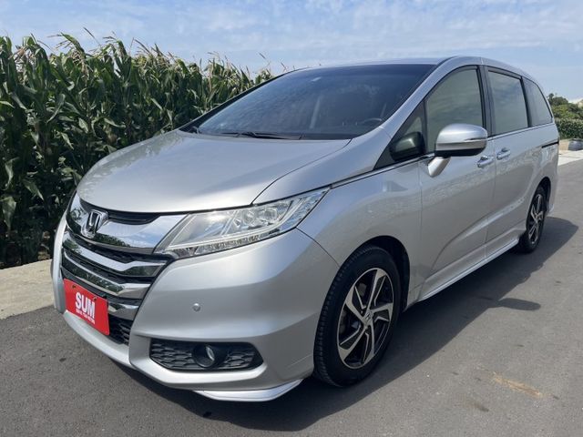 頂級車款雙電動滑門 超低里程保證 認證車值得您擁有  第1張相片