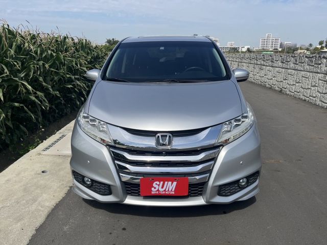 頂級車款雙電動滑門 超低里程保證 認證車值得您擁有  第2張相片