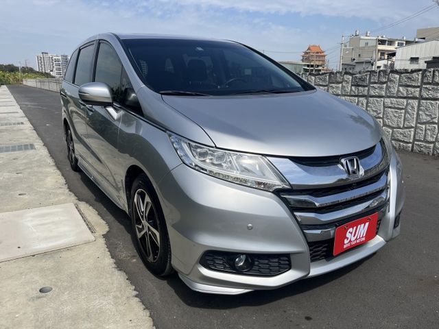 頂級車款雙電動滑門 超低里程保證 認證車值得您擁有  第3張相片