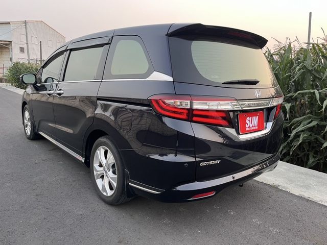 女用一手車 新車至今原廠保養 原鈑件里程保證 內裝超級漂亮  第5張相片