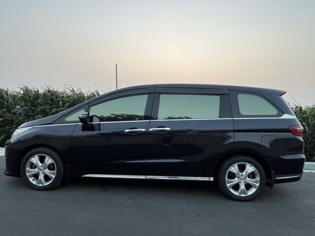 女用一手車 新車至今原廠保養 原鈑件里程保證 內裝超級漂亮  第15張相片