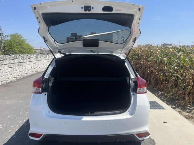 YARIS  第14張相片