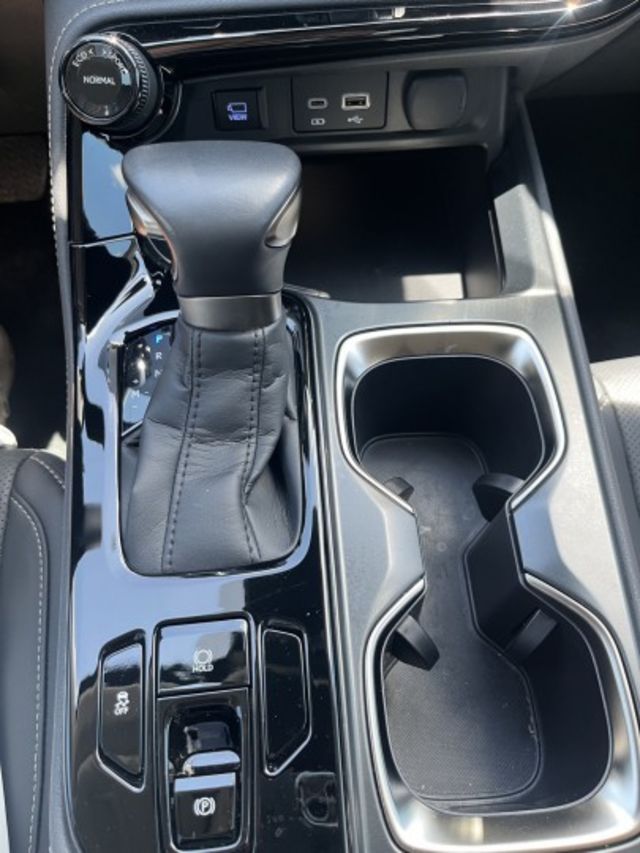 豪華版  雙電動椅 電動尾門 360度環景 內裝超級美跟新車一樣  第15張相片