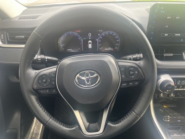2.0最頂級旗艦版 跟本是一台新車  第11張相片