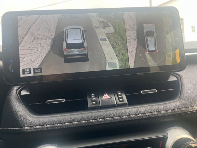 2.0最頂級旗艦版 跟本是一台新車  第14張相片