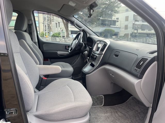 超好用8人商旅~低里程保證 原鈑件保證 ~還有保固 讓您買的安心開的更放心  第7張相片