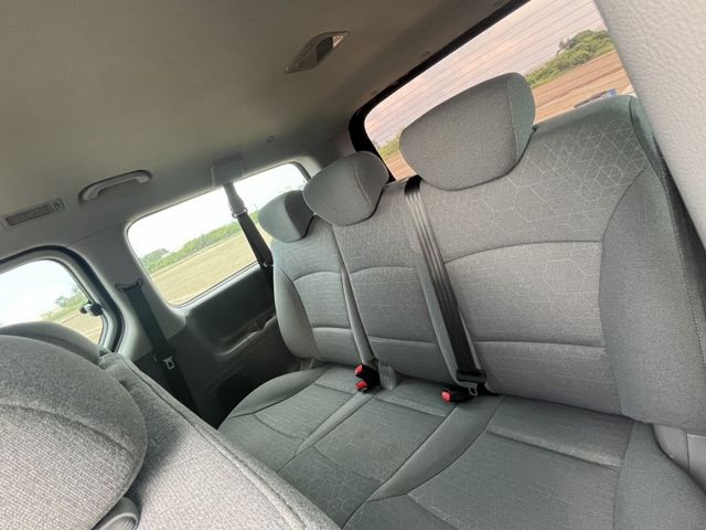 超好用8人商旅~低里程保證 原鈑件保證 ~還有保固 讓您買的安心開的更放心  第10張相片