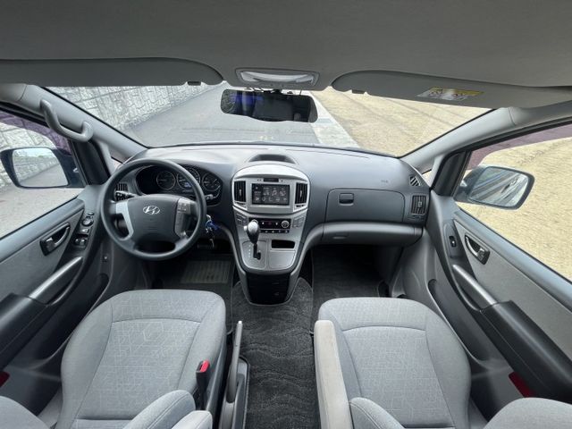 超好用8人商旅~低里程保證 原鈑件保證 ~還有保固 讓您買的安心開的更放心  第12張相片