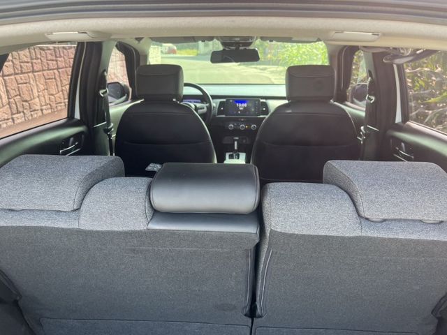 超優質五門小房車 市區長途都可以 保值車款選它準沒錯  第15張相片