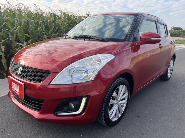 超低里程 時跑七萬KM 市區代步的好選擇  有I-KEY 安卓機 倒車顯影  第1張相片