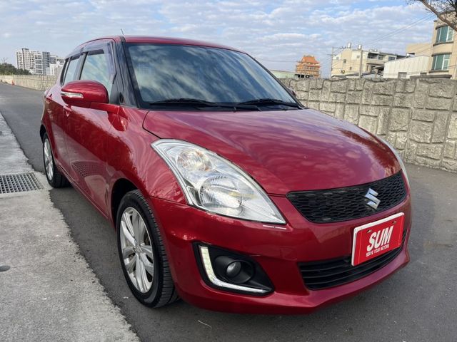 超低里程 時跑七萬KM 市區代步的好選擇  有I-KEY 安卓機 倒車顯影  第2張相片