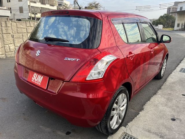 超低里程 時跑七萬KM 市區代步的好選擇  有I-KEY 安卓機 倒車顯影  第5張相片