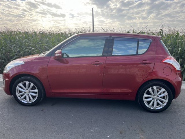 超低里程 時跑七萬KM 市區代步的好選擇  有I-KEY 安卓機 倒車顯影  第8張相片