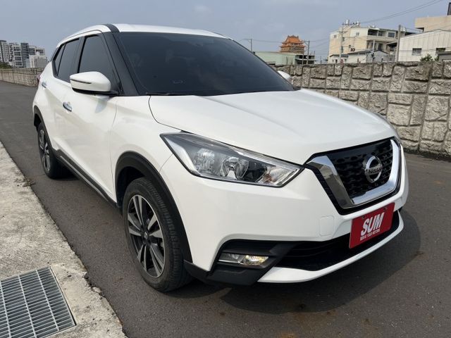 超低里程的都會小休旅~輕鬆入主~保固+認證安心購買  第2張相片