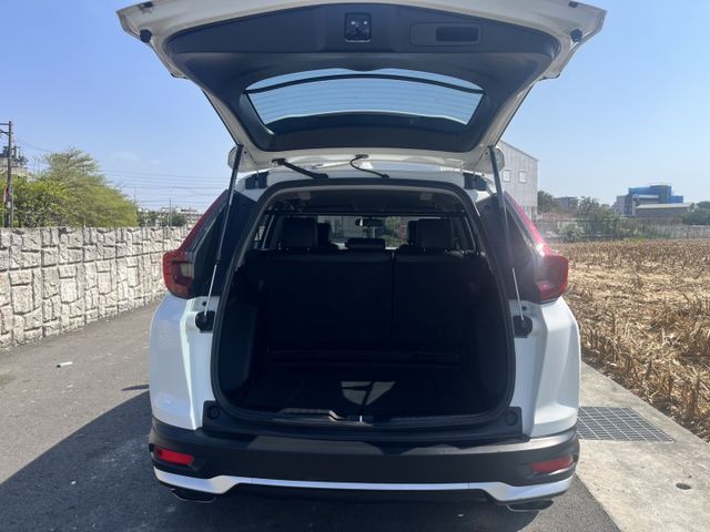 原鈑件.低里程就是王道~VTi版~有摸門解鎖 .定速.ACC主動跟車等配備超級滿~年份也超新~這價格把握起來  第18張相片