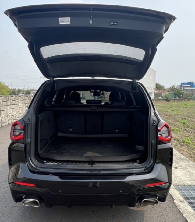 2022年式 G01第三代小改款(2.0輕油電) 頂級30i M SPORT  第7張相片
