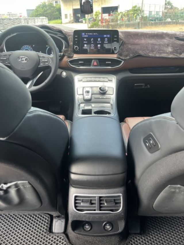 七人座 1.6油電 C款新車177.9有ACC.車道偏離.環景.盲點.雙前電動椅.電尾門....女用一手車 原版件+保固  第11張相片