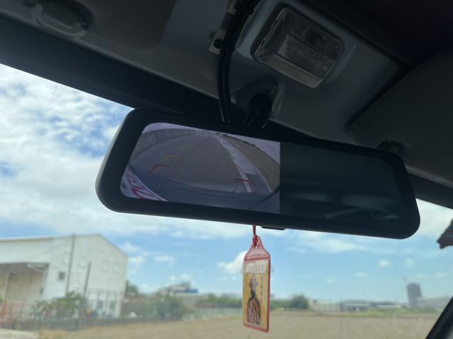 ~自排~八人座~只跑3萬km~  第15張相片