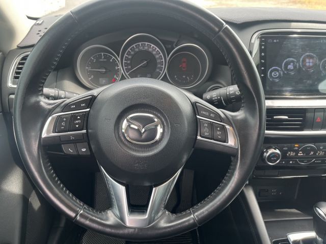 全網最低里程 CP值破表的休旅車  I KEY 定速 盲點 倒車顯影 電動椅等配備滿滿  原廠引擎終身保固 安全又安心  第9張相片