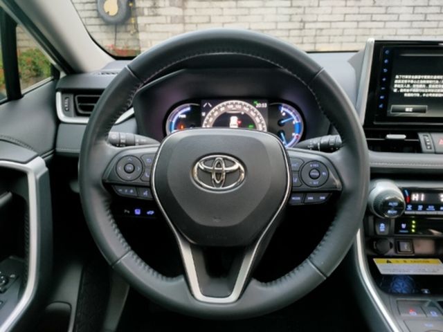 TOYOTA豐田 RAV4  第11張相片