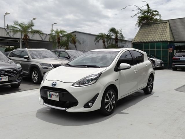 TOYOTA豐田 PRIUS C  第1張相片