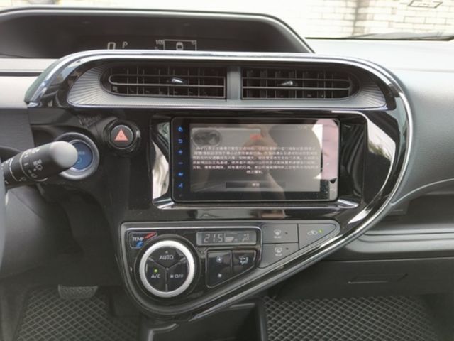TOYOTA豐田 PRIUS C  第9張相片