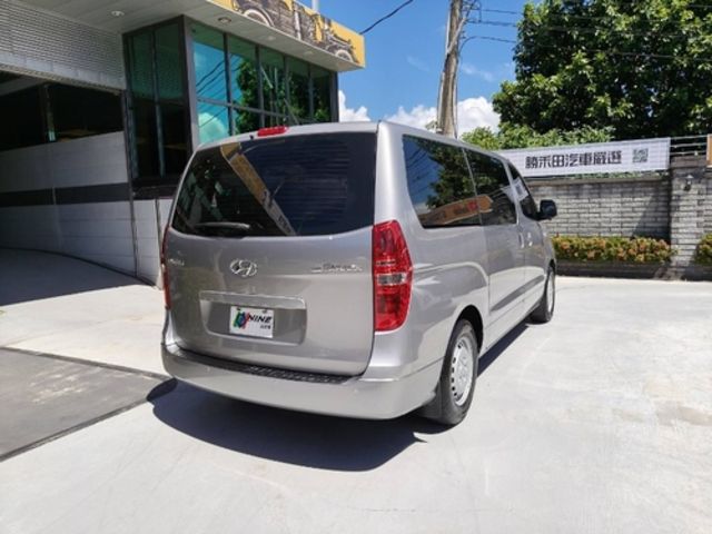 HYUNDAI現代 STAREX  第2張相片