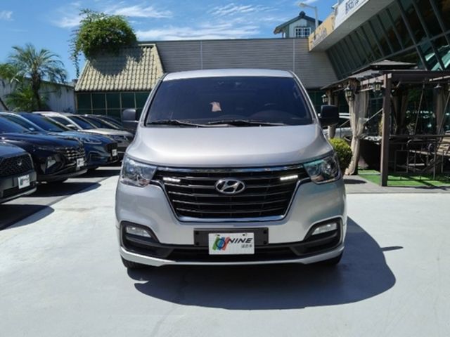 HYUNDAI現代 STAREX  第3張相片