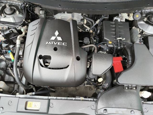 MITSUBISHI三菱 OUTLANDER  第6張相片
