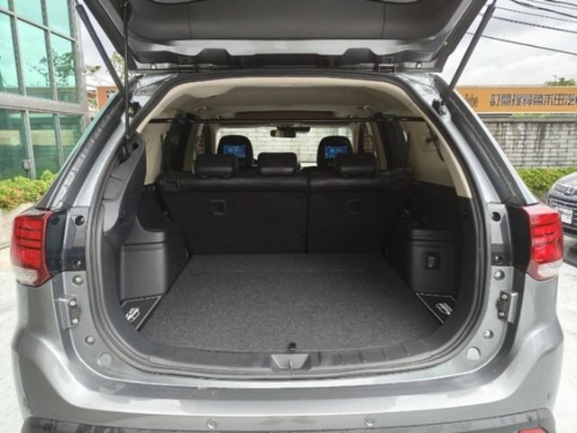 MITSUBISHI三菱 OUTLANDER  第7張相片