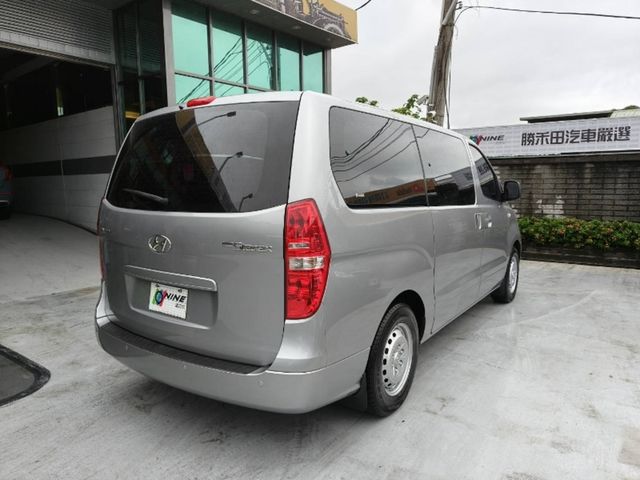 HYUNDAI現代 GRAND STAREX  第2張相片