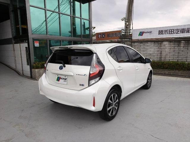 TOYOTA豐田 PRIUS C  第2張相片